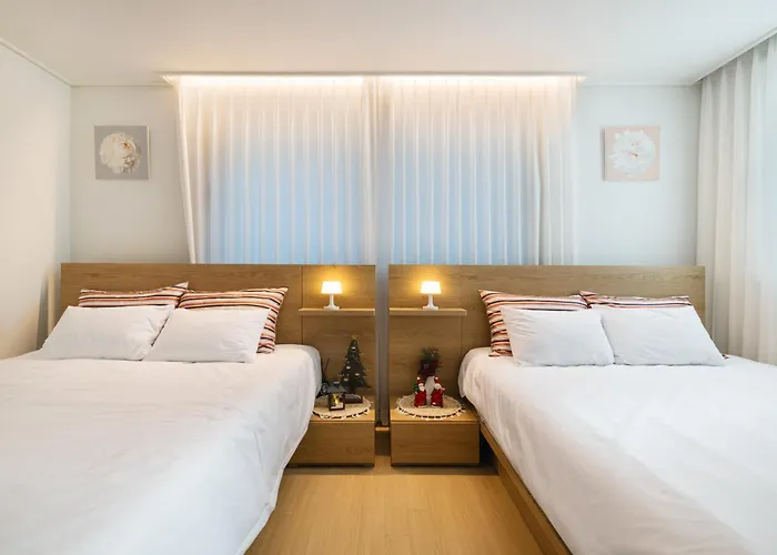 Choi's Hongdae Villa *